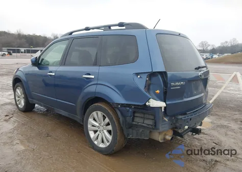 2013 Subaru Forester 2.5X Premium z USA, uszkodzony, nr VIN JF2SHADC4DH432966